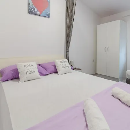 Luka Lucica Apartamento *