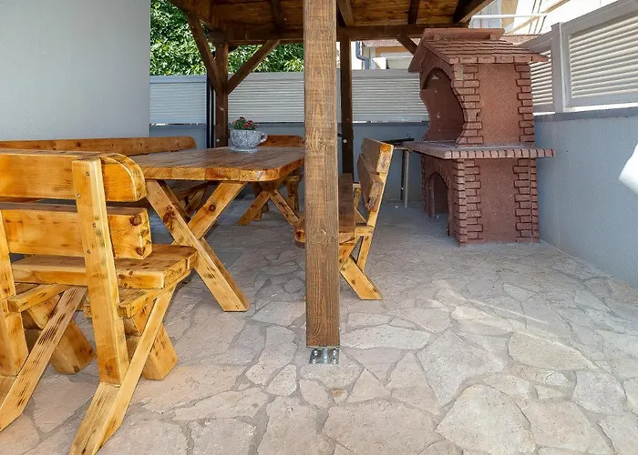 Apartamento Luka Lucica Vir