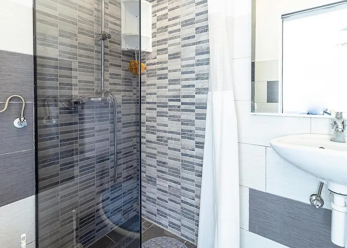 Luka Lucica Apartamento Vir