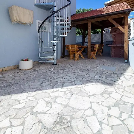 Luka Lucica Apartman