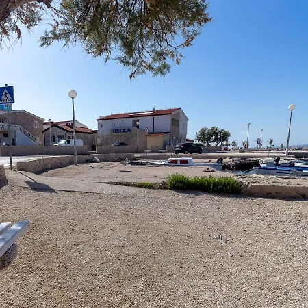 Luka Lucica Apartament Vir