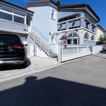 Luka Lucica Apartament Vir