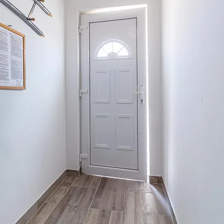 Apartament Luka Lucica