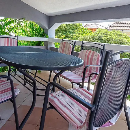 Apartament Luka Lucica