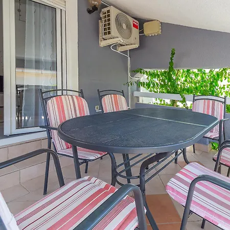 Luka Lucica Apartament Vir