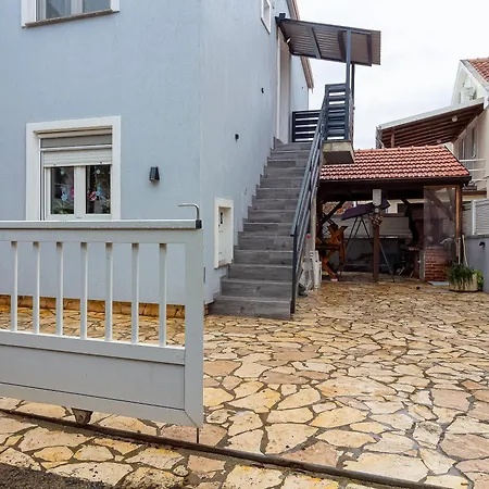 Appartement Luka Lucica *