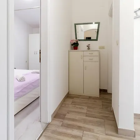 Luka Lucica Appartement *