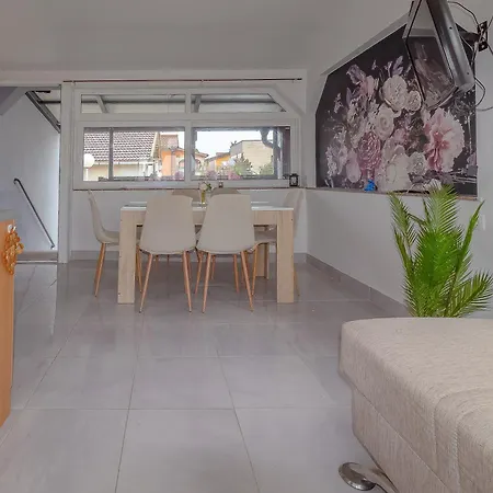 Luka Lucica Apartman